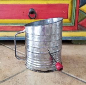 Vintage Bromwell's Flour sifter red handle